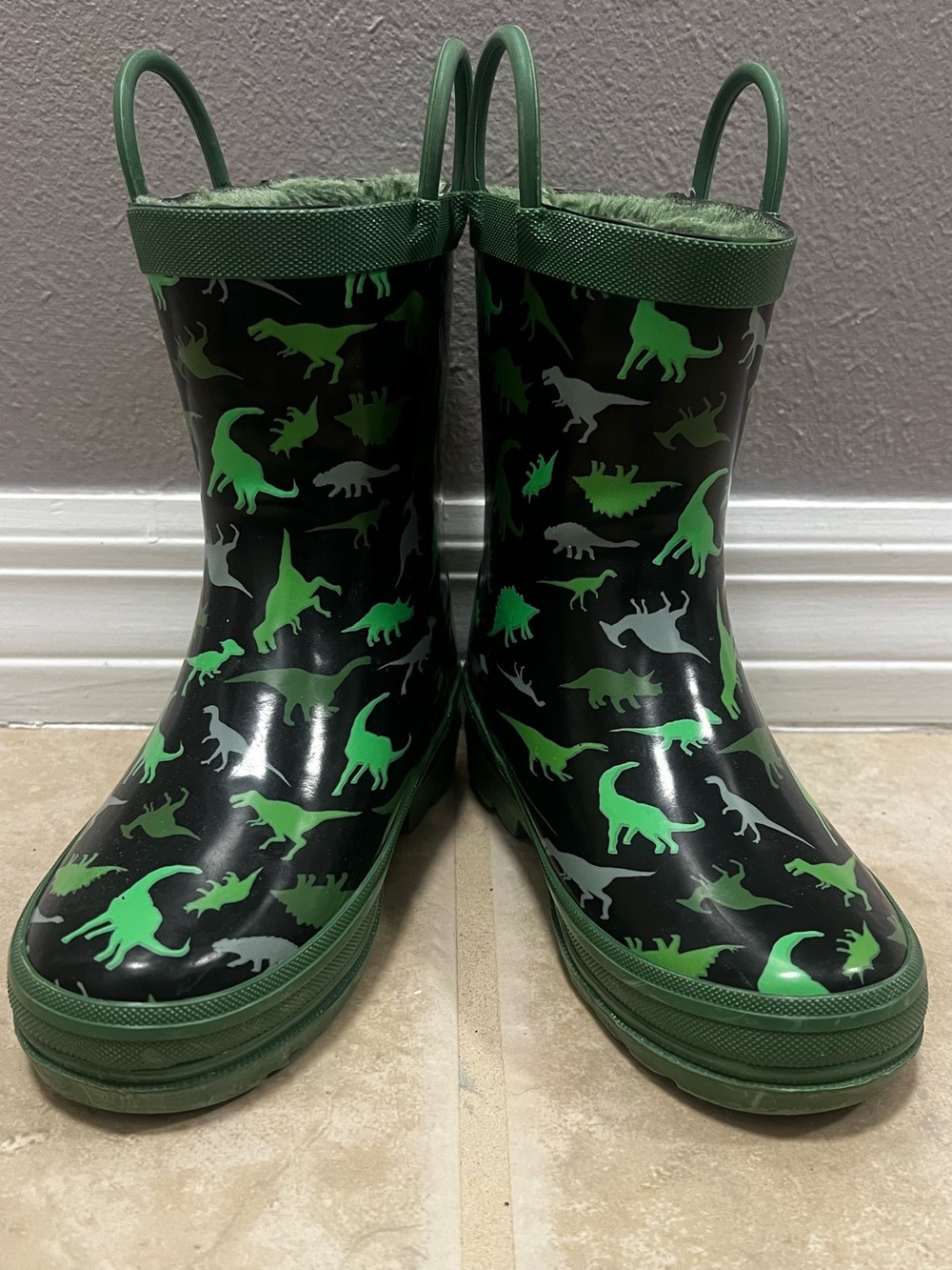 Kids' Lily and Dan Black Rain Boots with Green Dinosaur Print, size 11-12